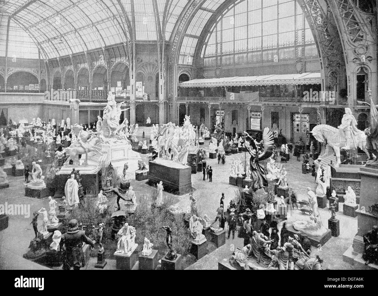 Woodcut 'Sculptures' Hall in the Great Palace at the Paris World Exhibition, yearbook 'Moderne Kunst in Meisterholzschnitten', Stock Photo