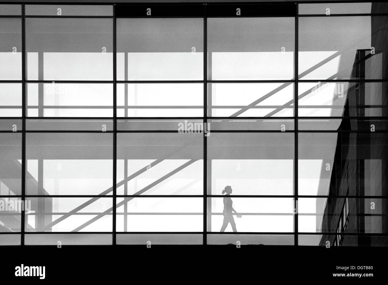 Transparent transition between office buildings, Christianshavn