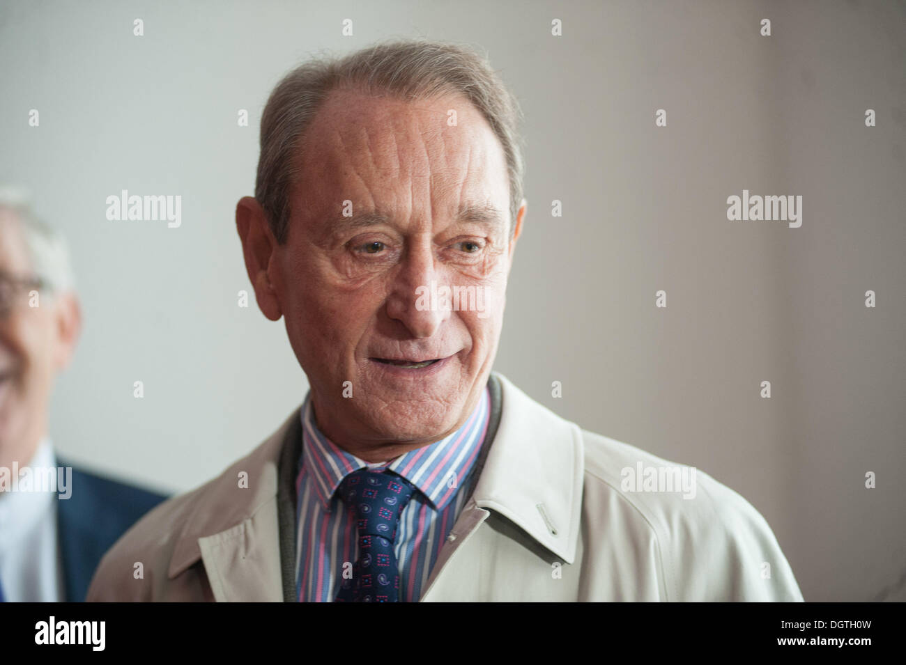 Paris, France. 25th Oct, 2013. French Paris Mayor, Bertrand Delanoe, was inaugurating a building complex of 29 social hosting in the 16th district of Paris, on October 25, 2013.Photo: Romain Carre/NurPhoto Credit:  Romain Carre/NurPhoto/ZUMAPRESS.com/Alamy Live News Stock Photo