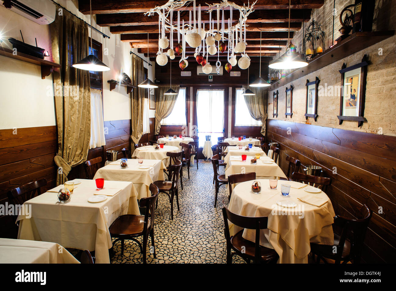 Interior of the Osteria di Santa