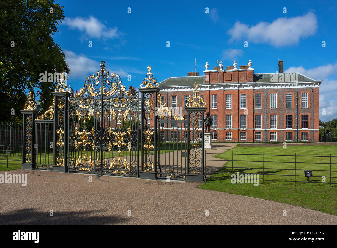 Kensington Palace and Kensington Palace Gates, London Stock Photo Alamy