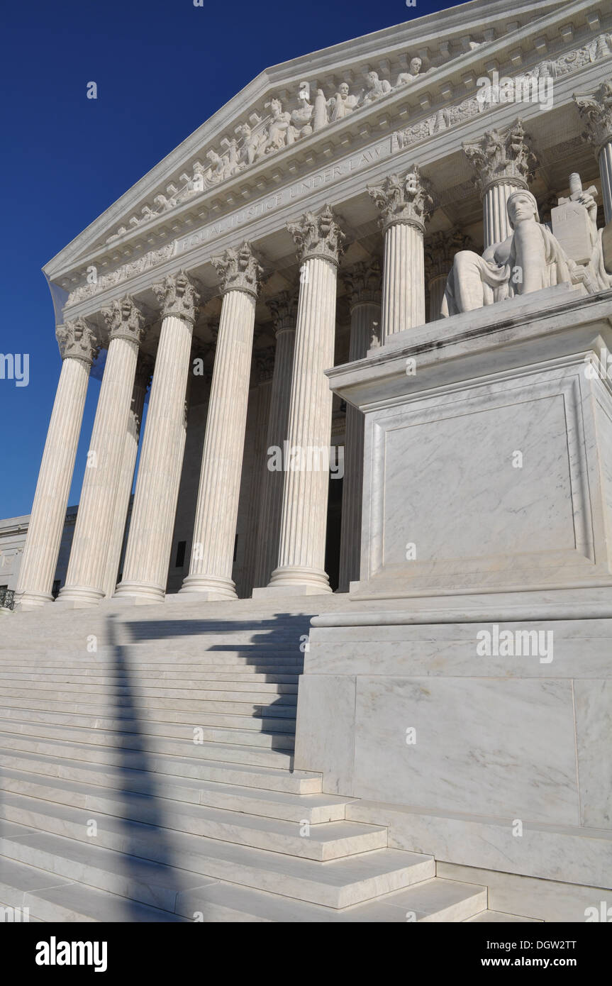 Supreme court of the united states statue justice hi-res stock ...