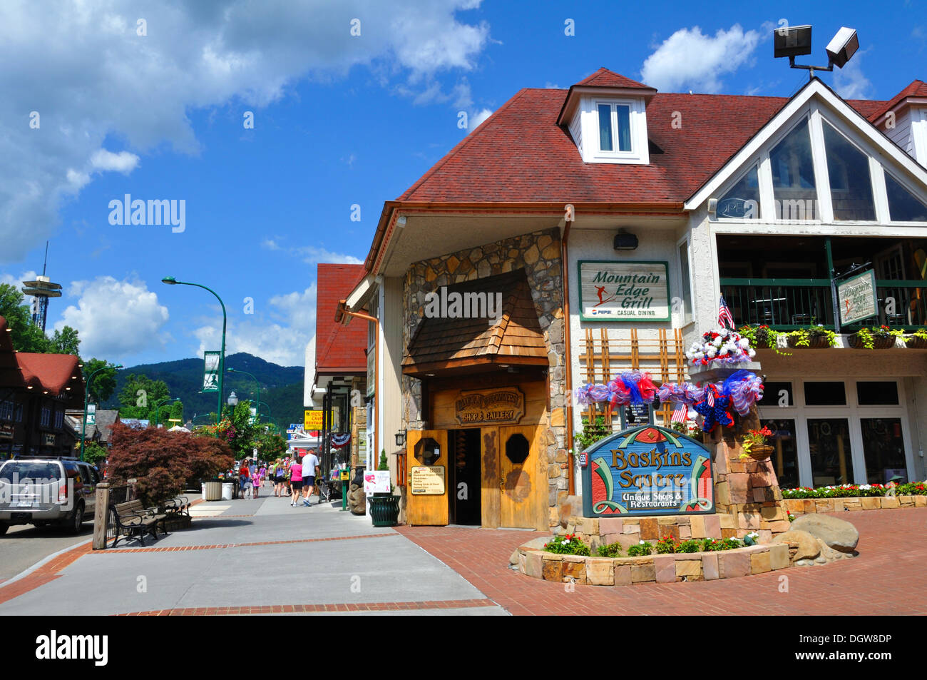 Gatlinburg tennessee shops hi res stock photography and images Alamy