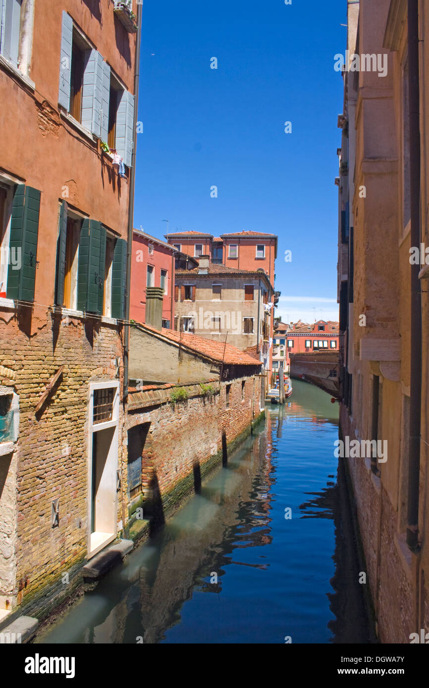 Venice boat canal hi-res stock photography and images - Alamy