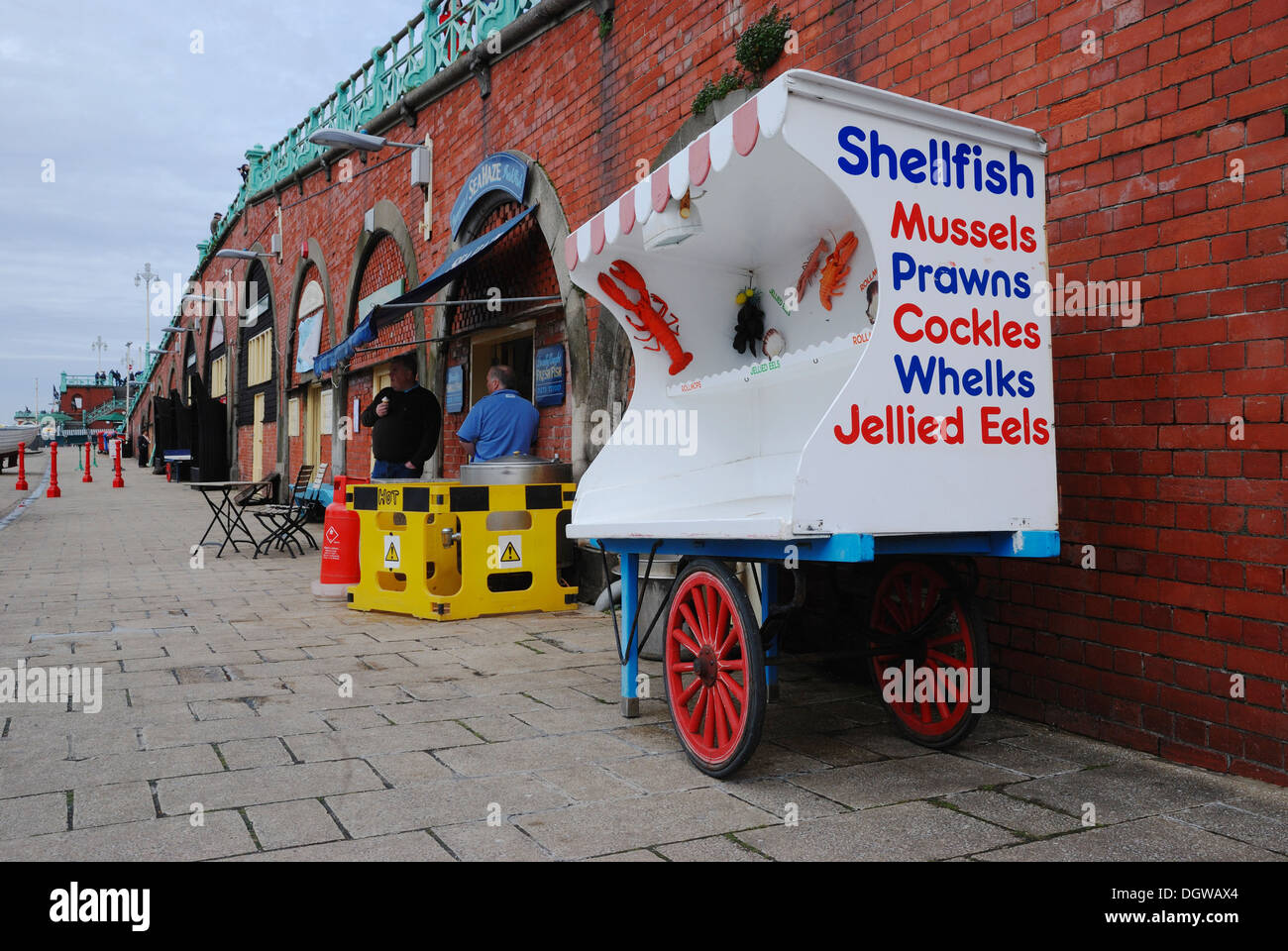 A shellfish cart at the Kings Road Arches, Brighton, Sussex, England. Stock Photo