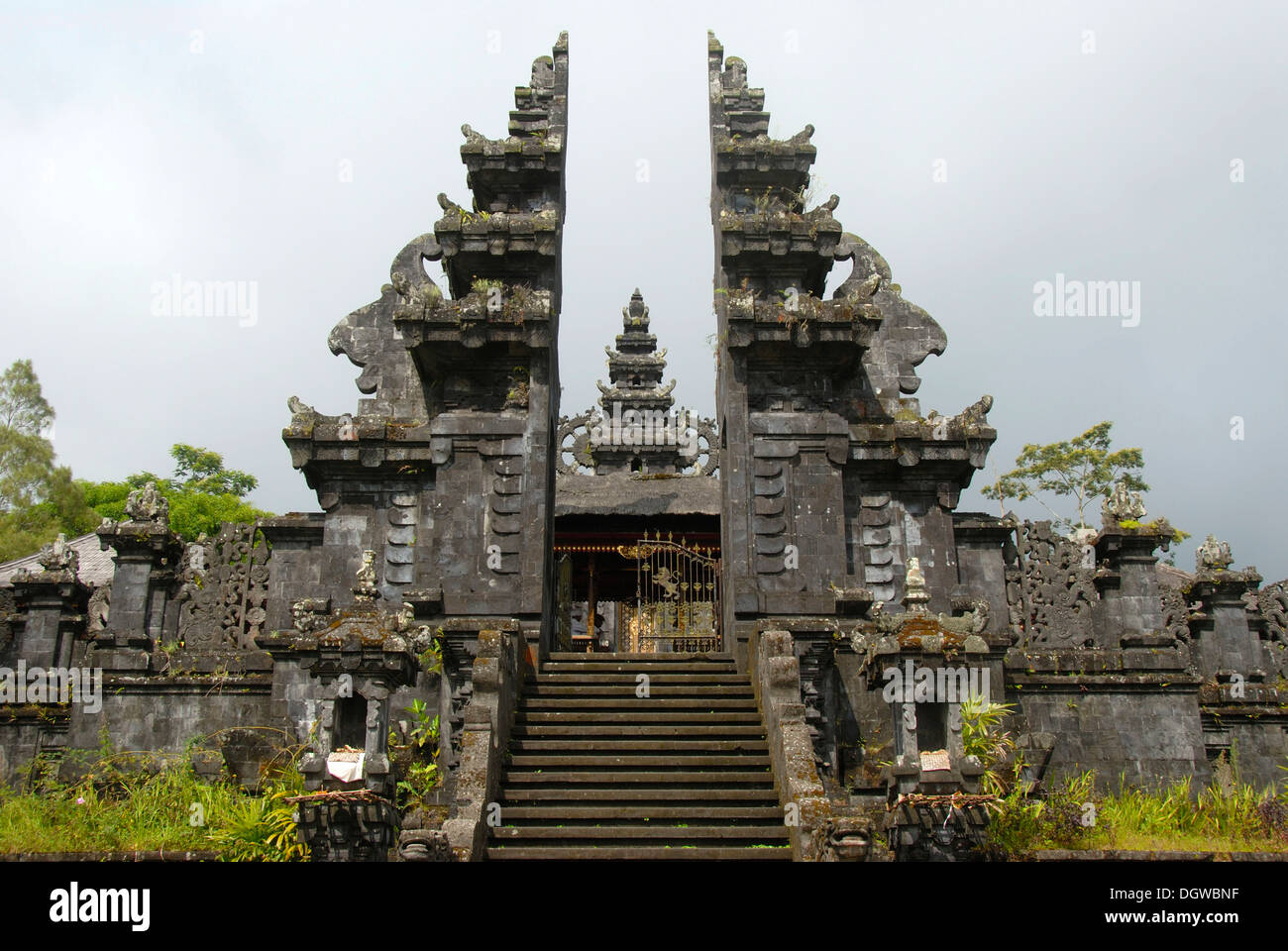 Balinese Hinduism, sanctuary, stairs, split gate, Candi bentar, mother temple, Pura Besakih temple, Bali, Indonesia Stock Photo