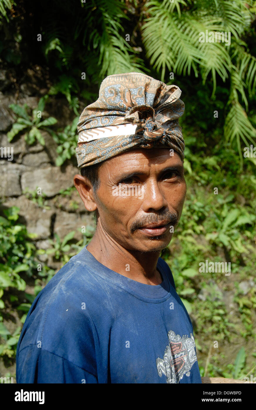 Portrait of a Balinese man with head scarf, near Ubud, Bali, Indonesia, Southeast Asia, Asia Stock Photo