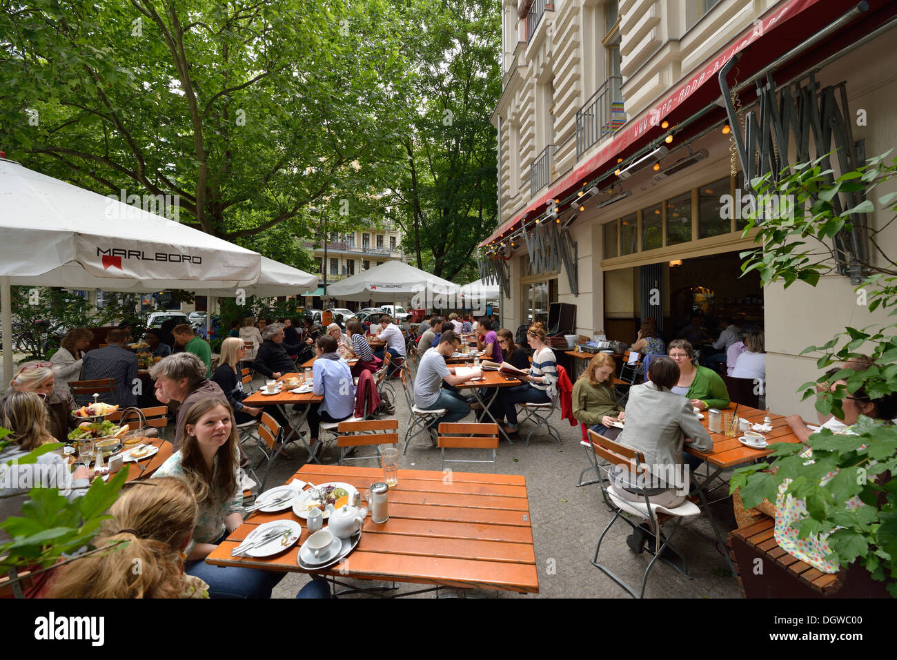 Berlin. Germany. Brunch at Café Anna Blume on Kollwitzstraße, Prenzlauer Berg. Stock Photo