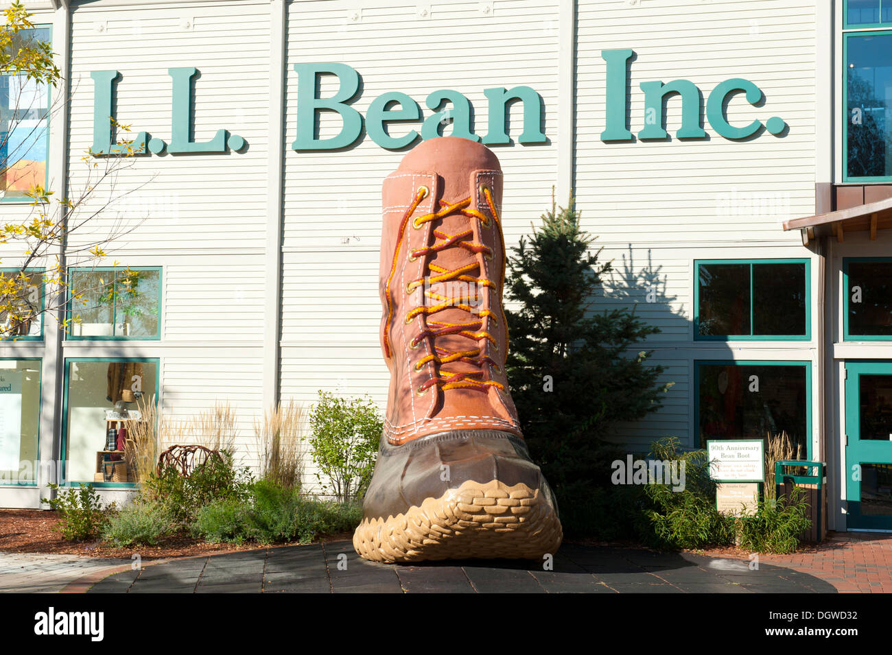 Logo and a large boot, outlet shopping, outfitters L. L. Bean, Freeport, Maine, New England, USA, North America Stock Photo
