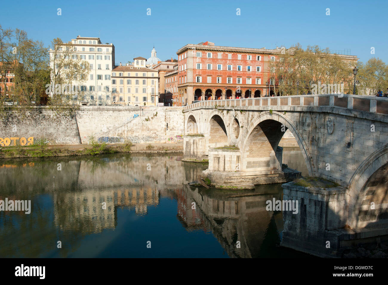 Bridge over the Tiber river, Tevere, Ponte Sisto, Rome, Lazio, Italy, Southern Europe, Europe Stock Photo