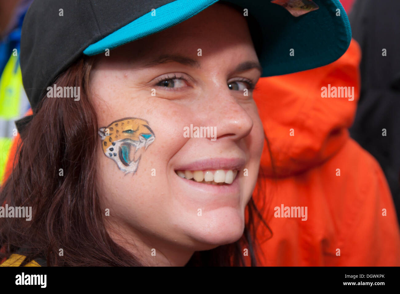 Jacksonville Jaguars vs. Houston Texans. Fans support on NFL Game.  Silhouette of supporters, big screen with two rivals in background Stock  Photo - Alamy