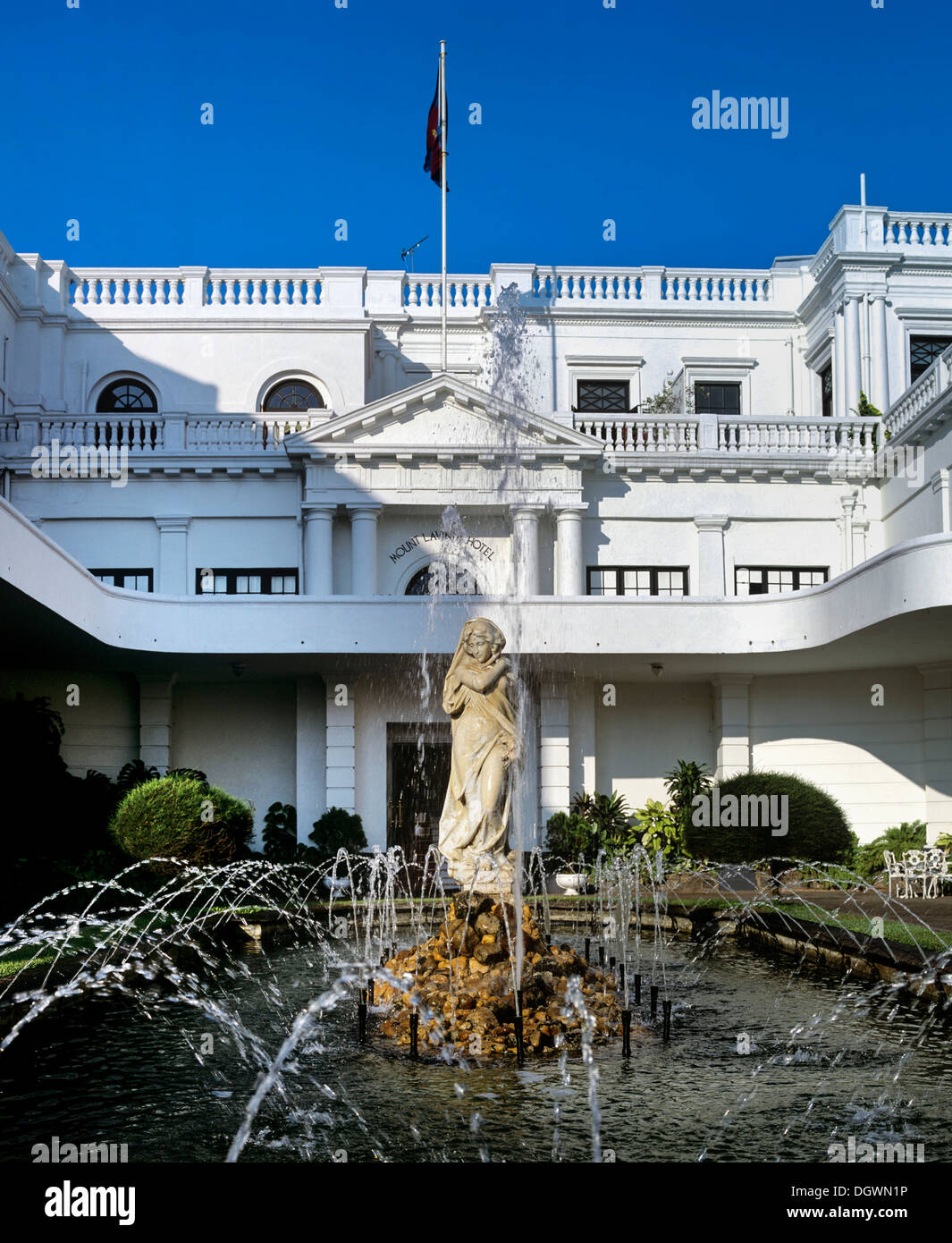 Fountain in front of the Mount Lavinia Hotel, Dehiwala-Mount Lavinia, Westprovinz, Sri Lanka Stock Photo