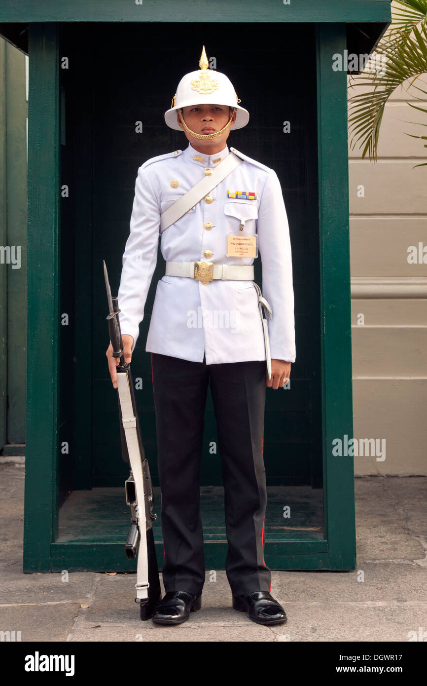 Guardian at Chakri Maha Prasat, Grand Palace, Krung Thep, Bangkok, Thailand, Asia Stock Photo
