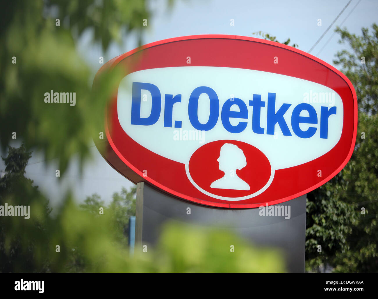 Dr company. Dr Oetker Белгород. Продуктов Dr. Oetker. Производитель продуктов Dr. Oetker. Dr Oetker логотип PNG.
