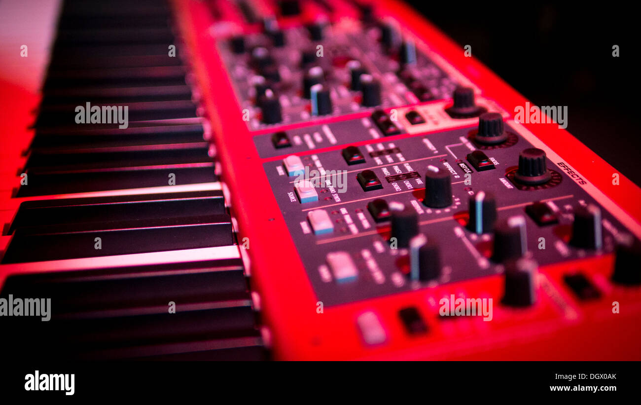 Synthesizer knobs hires stock photography and images Alamy