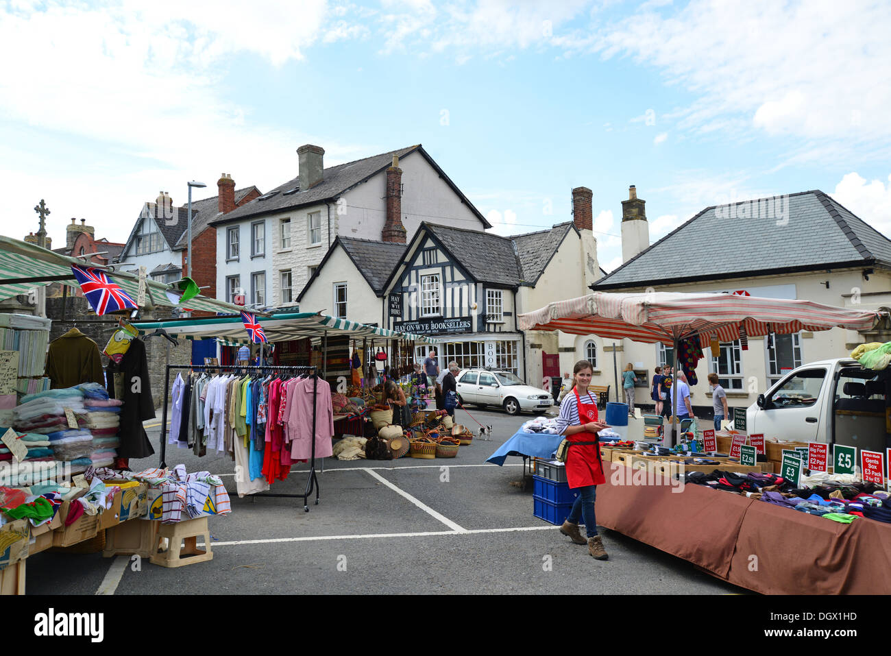 Outdoor market in Town Square, Hay-on-Wye (Y Gelli Gandryll), Powys, Wales, United Kingdom Stock Photo
