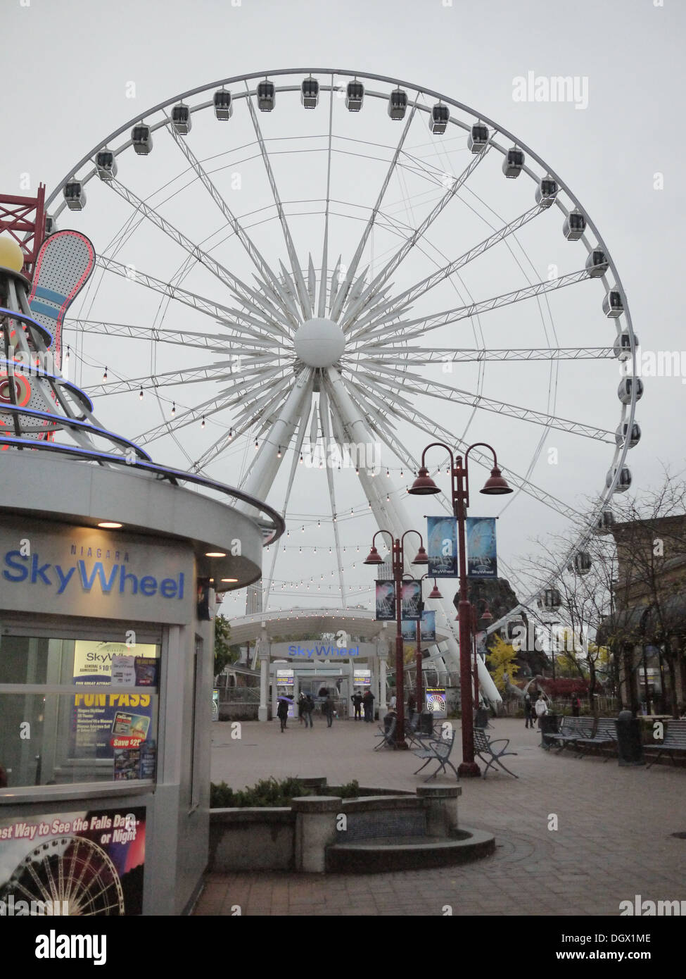 niagara skywheel "sky wheel Stock Photo Alamy
