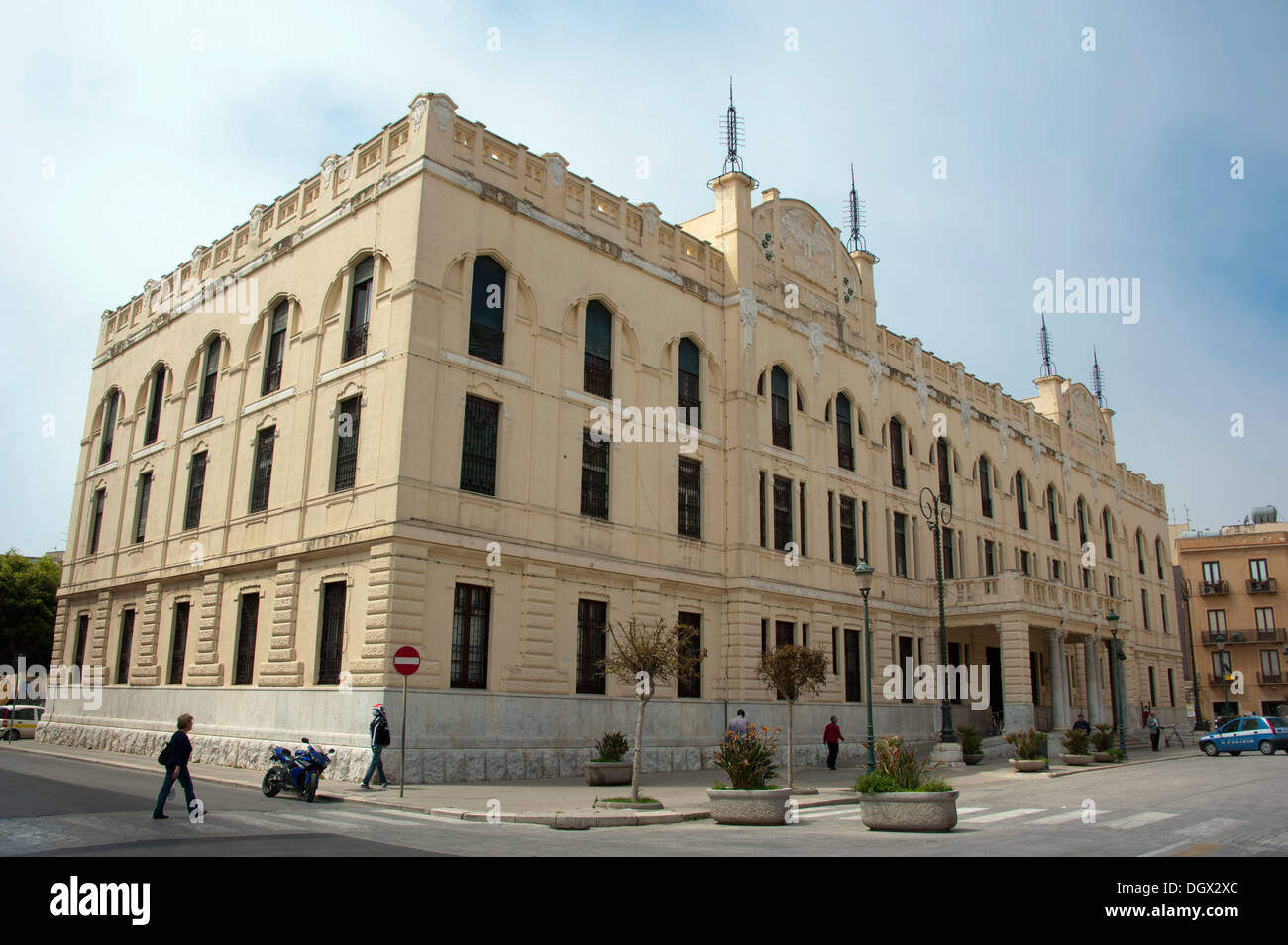 Architecture italy post office hires stock photography and images Alamy