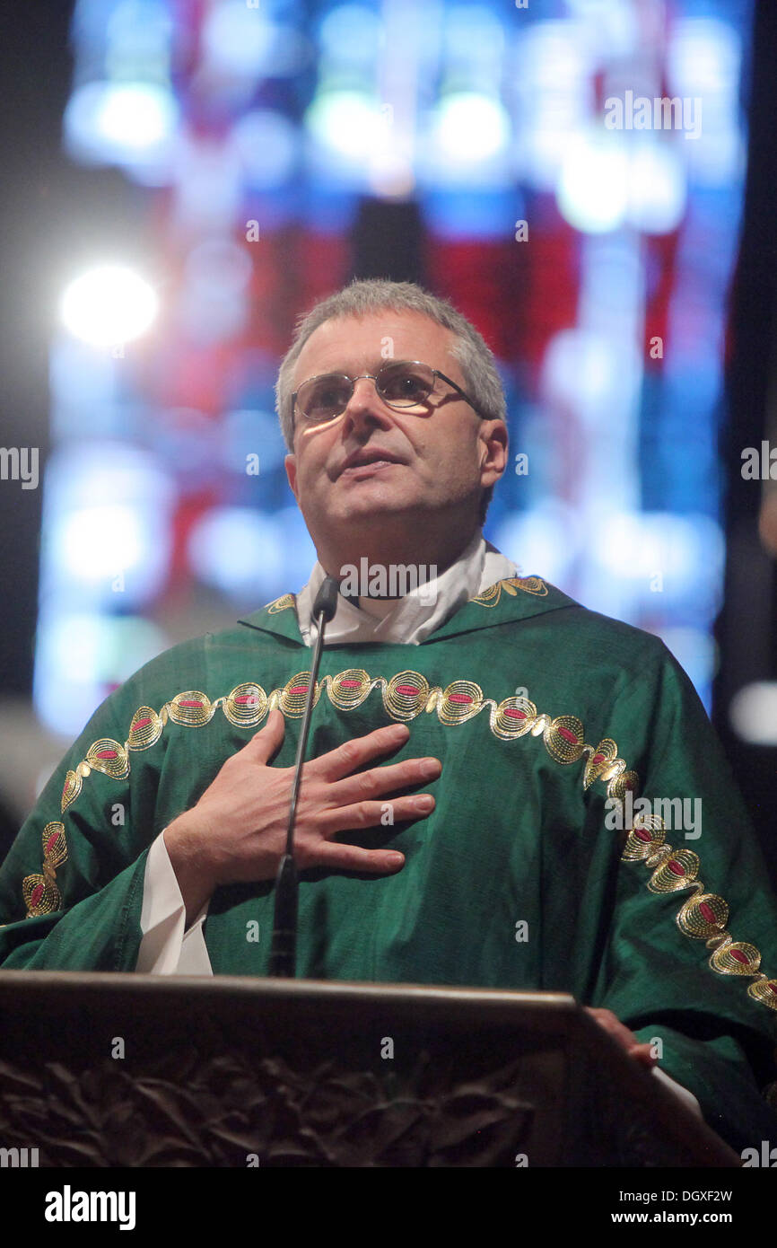 Wiesbaden, Germany. 27th Oct, 2013. The pastor of St. Boniface and dean ...