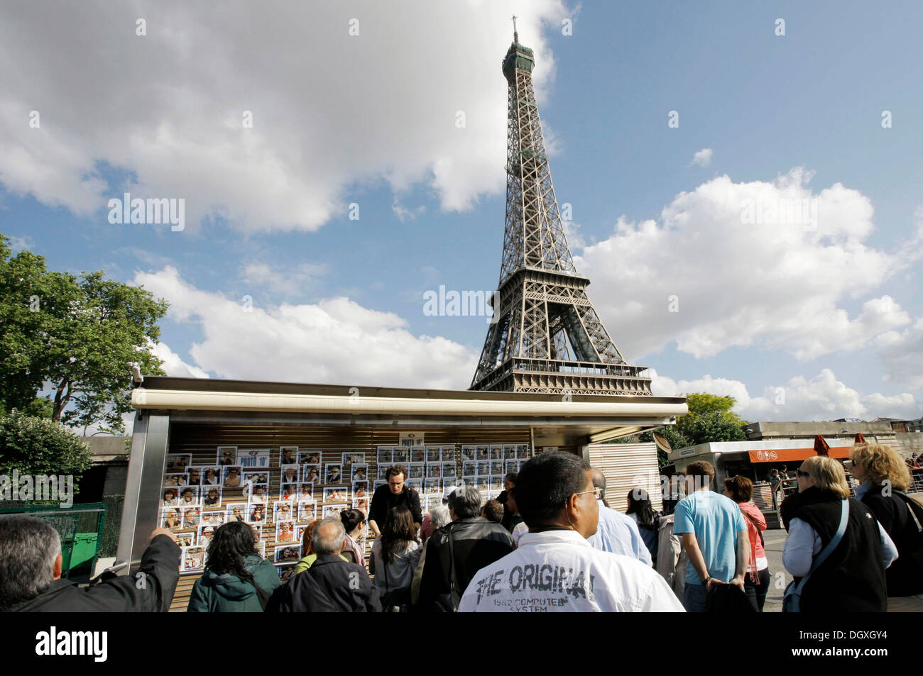 Eiffel Tower, Tour Eiffel, tourists, photo wall, Paris, Ile de France, France, Europe Stock Photo