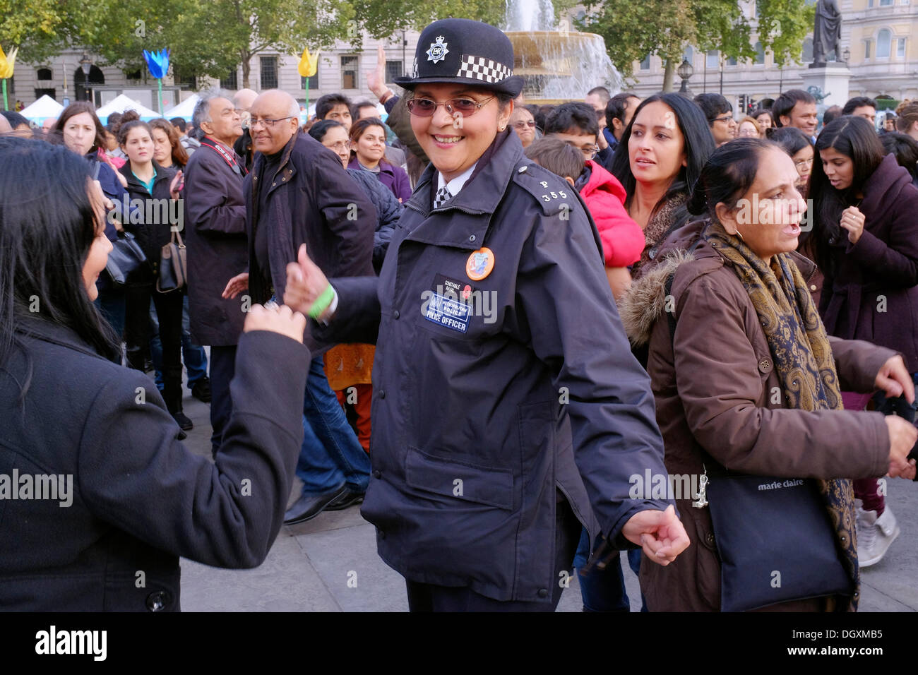 Ethnic metropolitan policewoman hi-res stock photography and images - Alamy