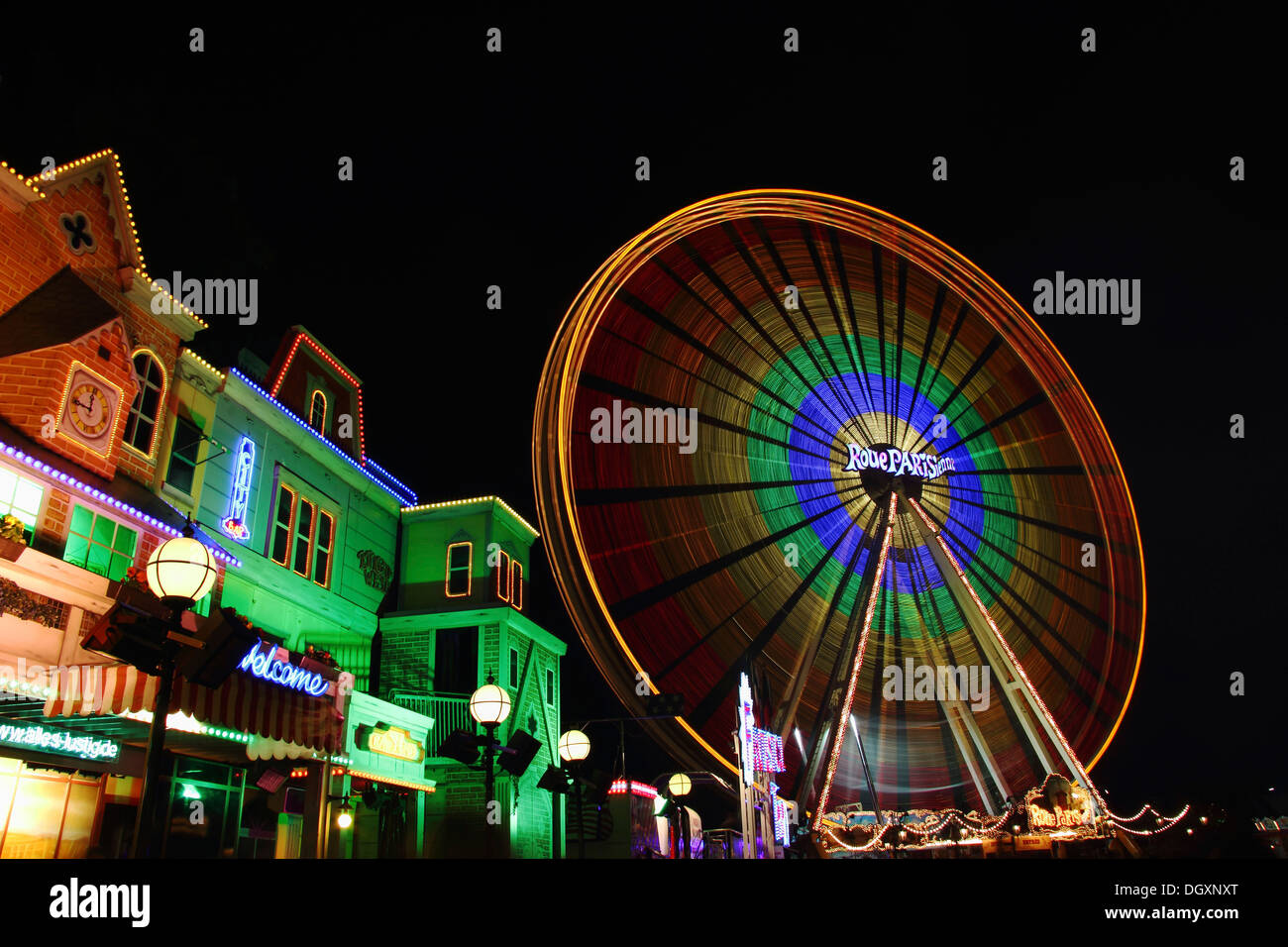 Funfair Funfairs Pleasure Parks Amusement Parks Fun Park Fun Parks  Amusement Ride Amusement Rides High Resolution Stock Photography and Images  - Alamy