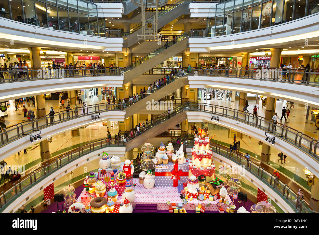 1 Utama Shopping Centre interior Christmas shopping, Bandar Utama Damansara, Petaling Jaya, Selangor, Malaysia Stock Photo