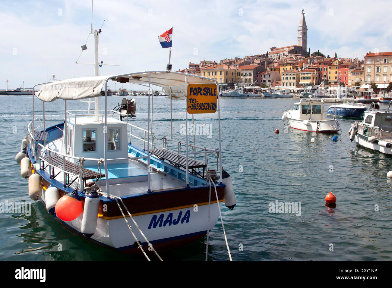 Sign, 'For sale', on a boat in the port of Rovinj, Rovingo, Istria, Croatia, Europe, Rovinj, Croatia Stock Photo