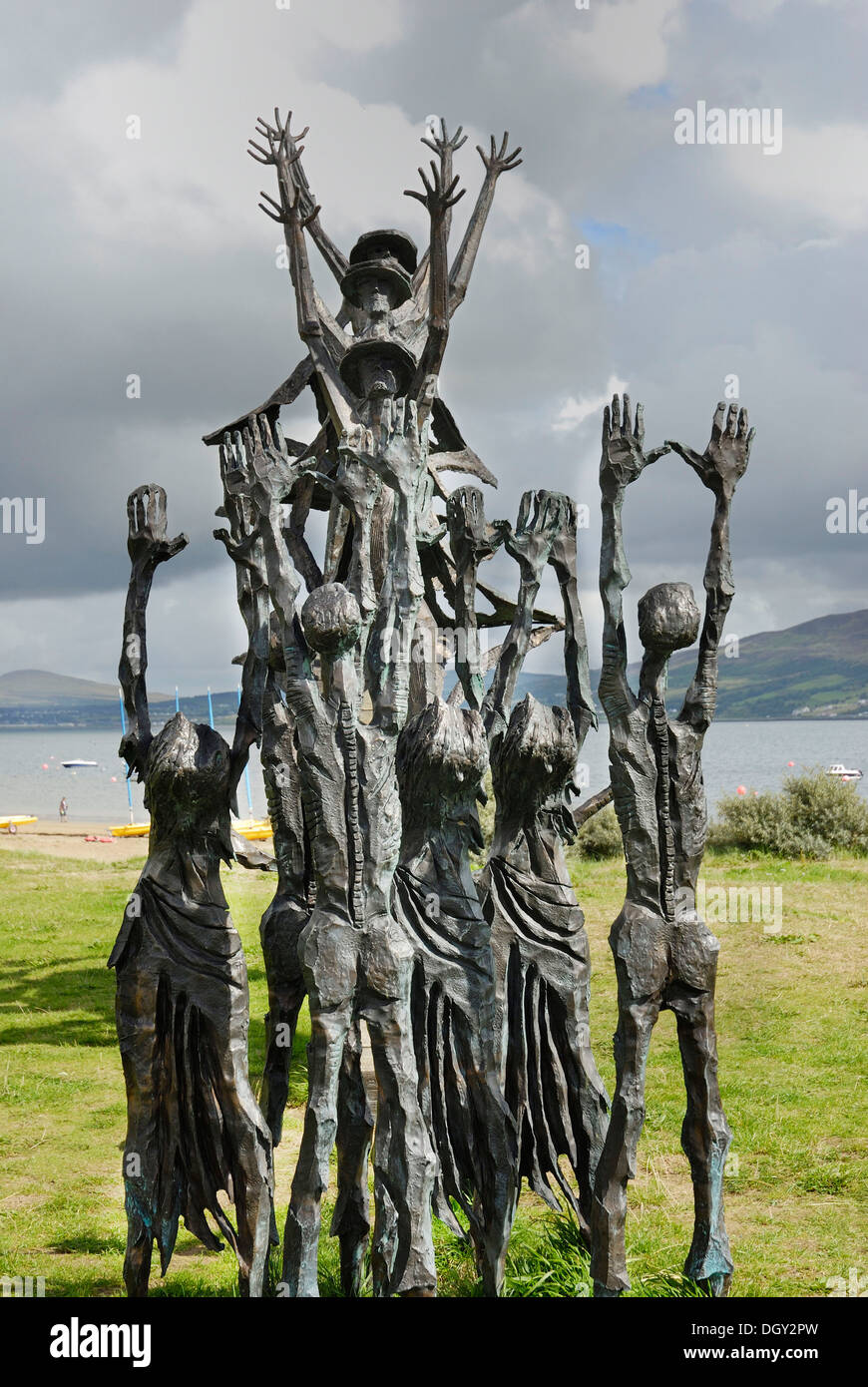 Bronze monument 'Flight of the Earls' to commemorate the escape of Catholic nobles from Ireland in 1608, Rathmullan Stock Photo