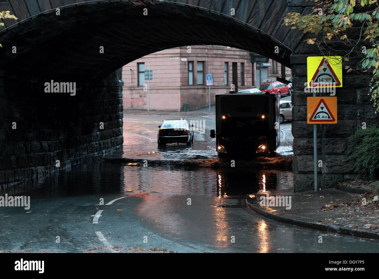 Bilsland Drive (B808), Glasgow, Scotland, UK. 28th Oct, 2013. Heavy