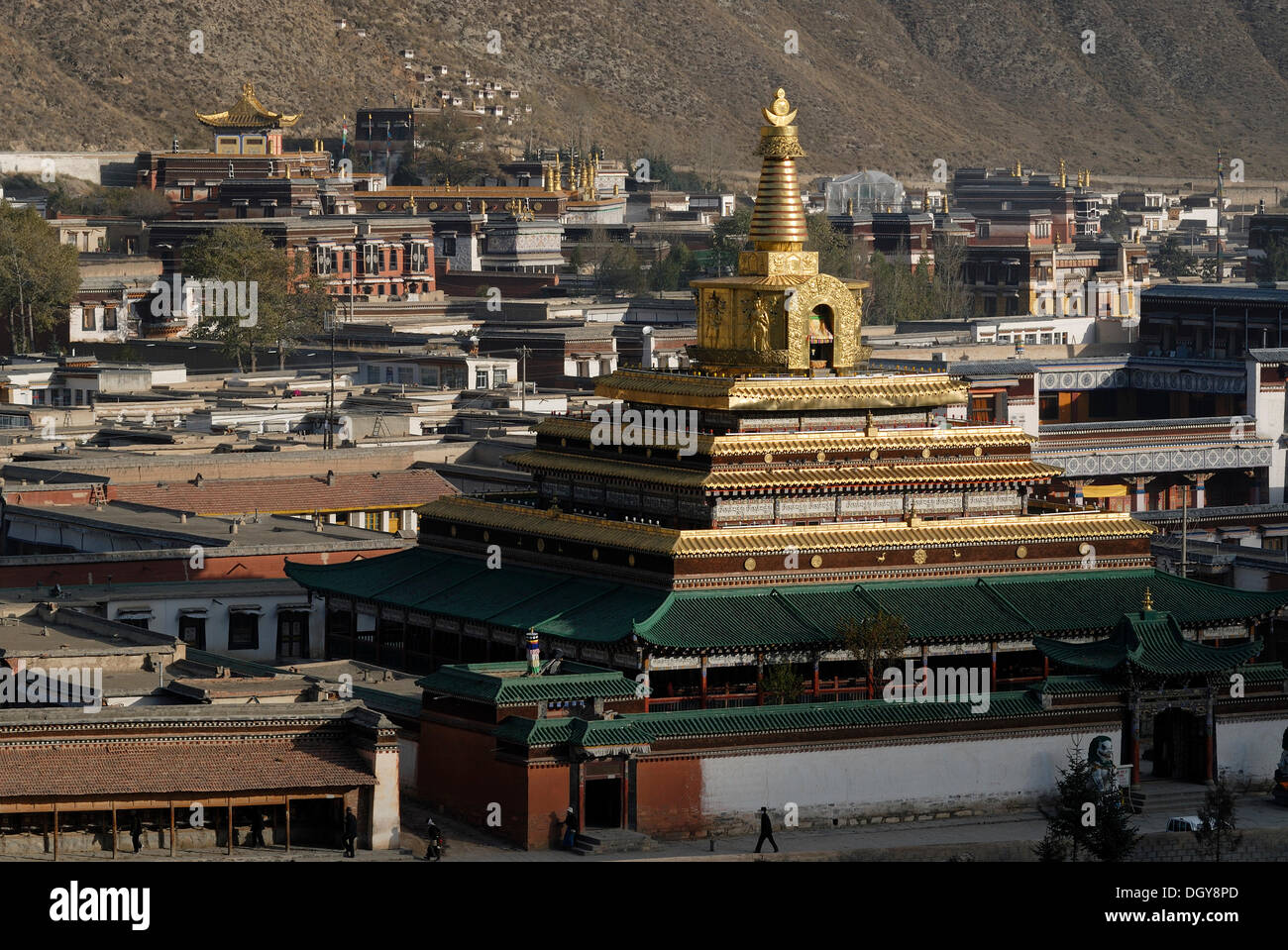 Great golden stupa of the Tibetan Labrang monastery, Xiahe, Gansu, China, Asia Stock Photo