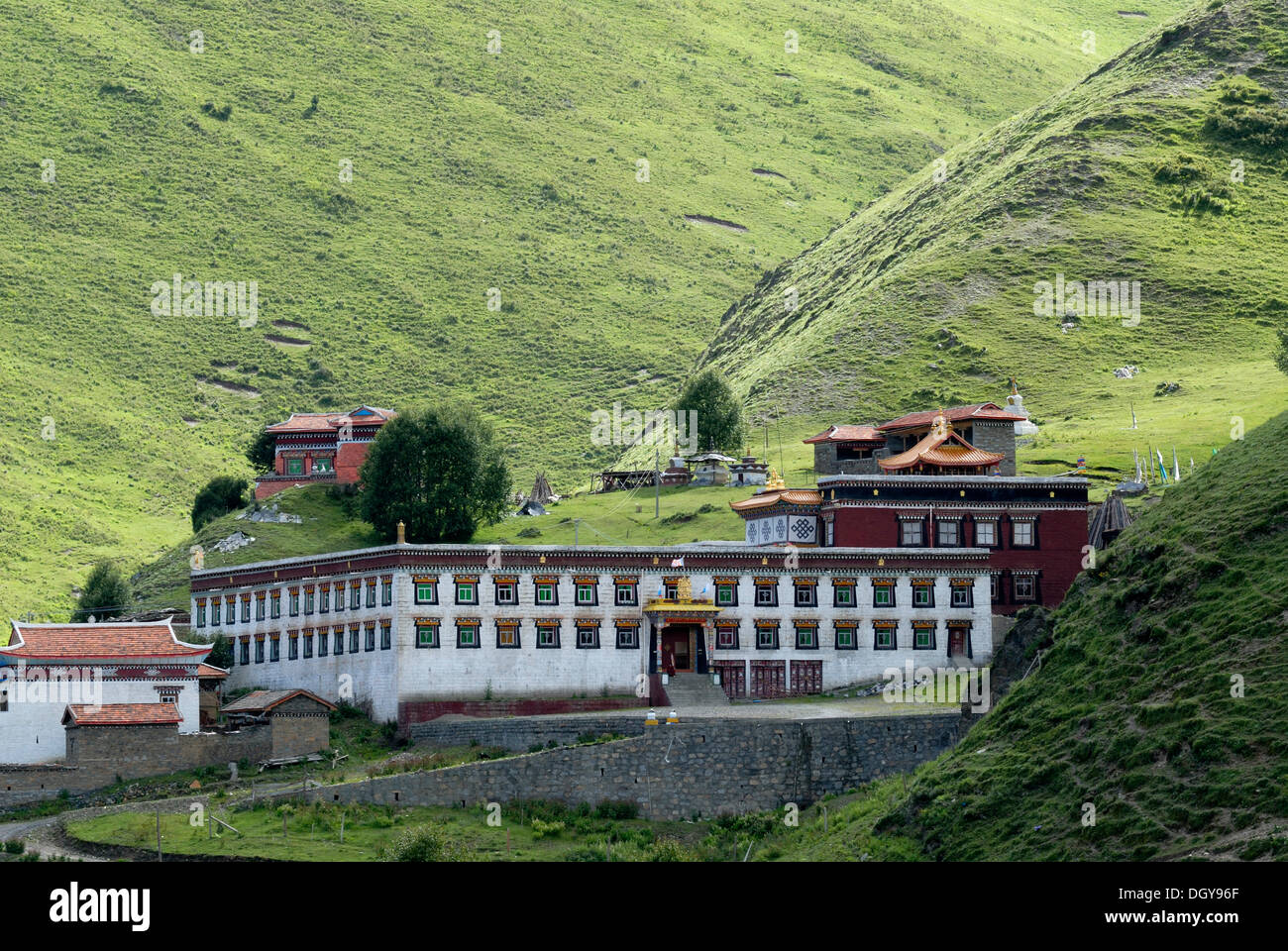 Tibetan monastery in the Tagong grasslands, Lhagang Gompa, Tagong ...