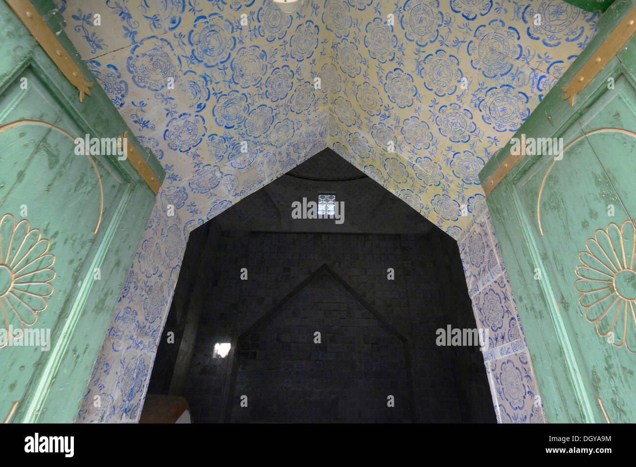 Historical Silk Road or Silk Route, mosque and mausoleum, mausoleum of Uyghur Kings in Hami, Kumul, Uyghur, Xinjiang, China Stock Photo