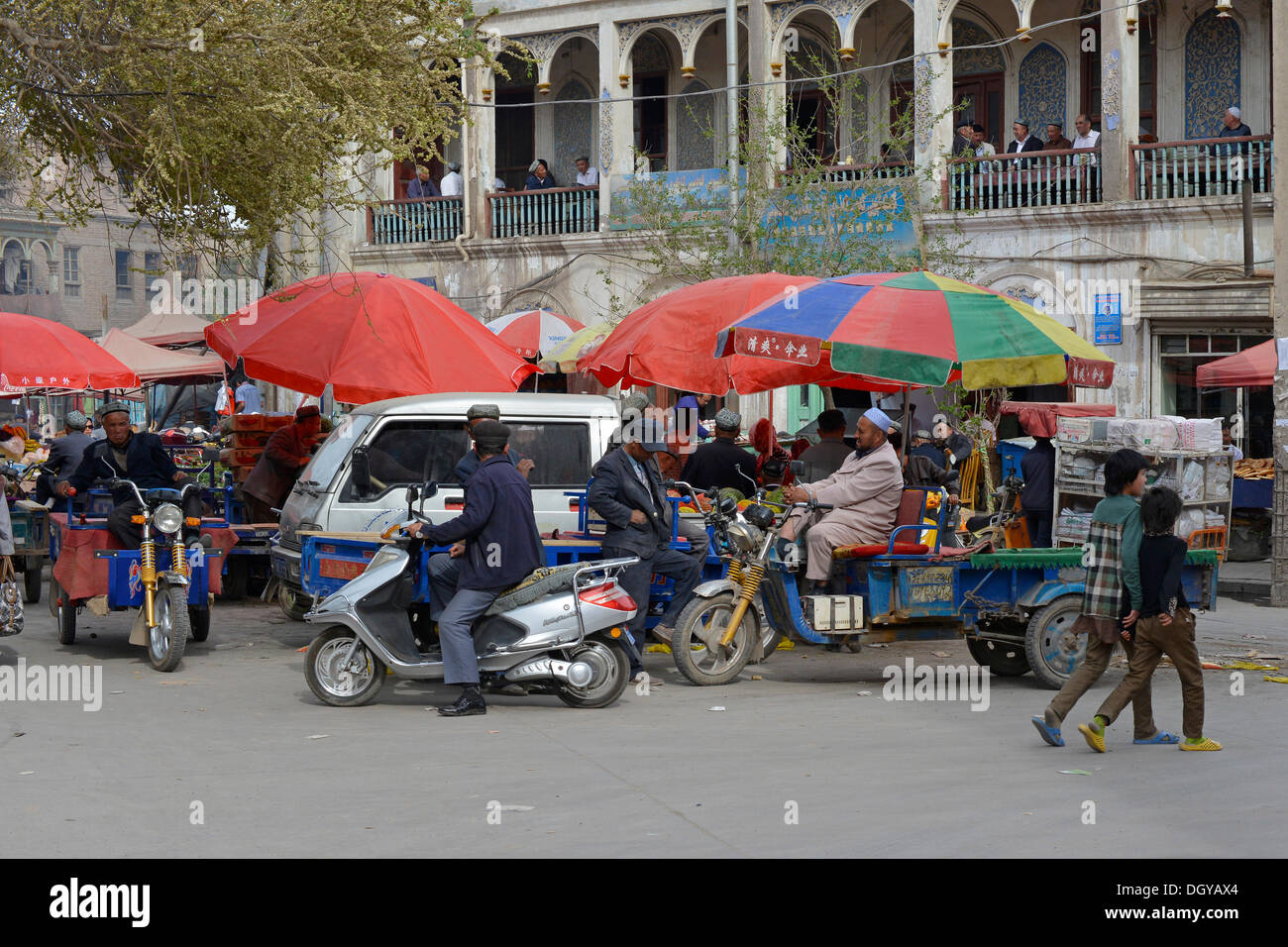 Muslim traders hi-res stock photography and images - Alamy