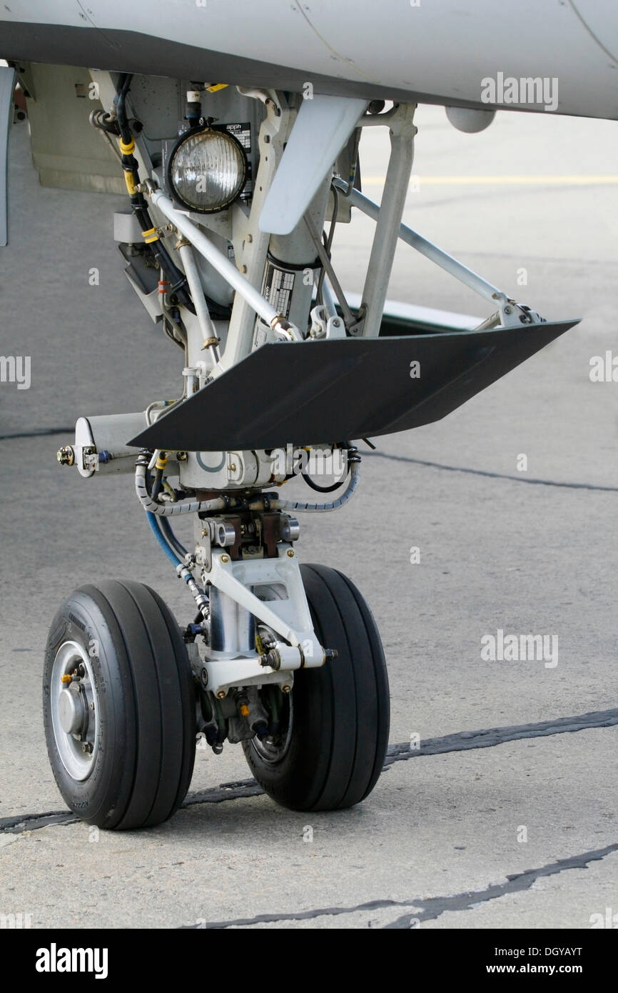 Retractable landing gear, combat aircraft, nose gear Stock Photo