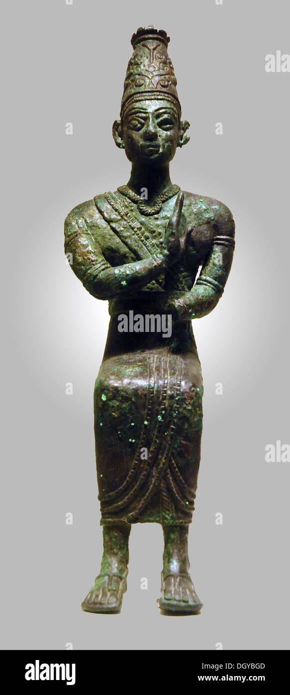 5687. Hazor, Northern Galilee. Bronze statue of a king wearing a ...