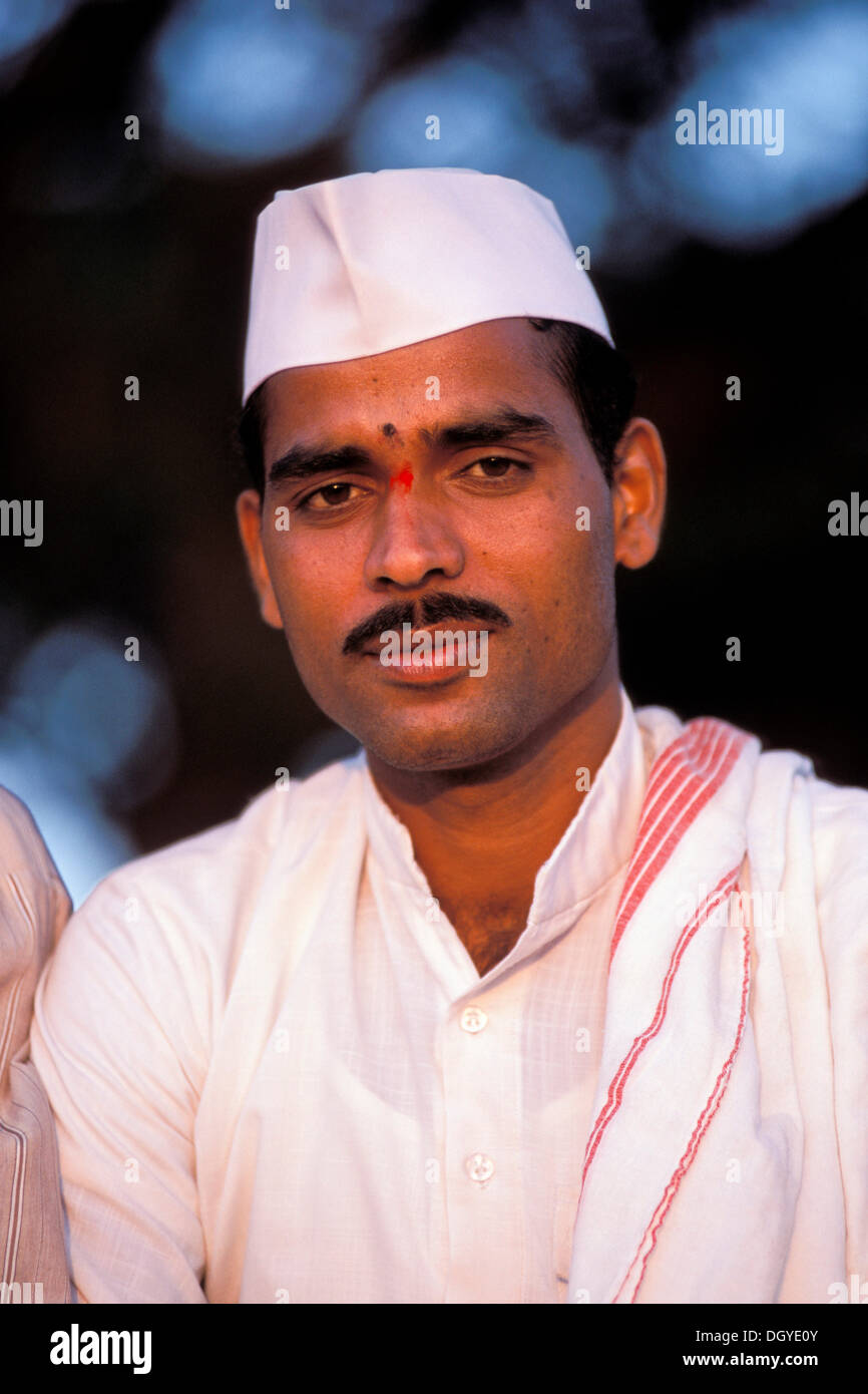 Man wearing a Gandhi topi or Gandhi cap made from Khadi, Mumbai or Bombay, Maharashtra, India, Asia Stock Photo