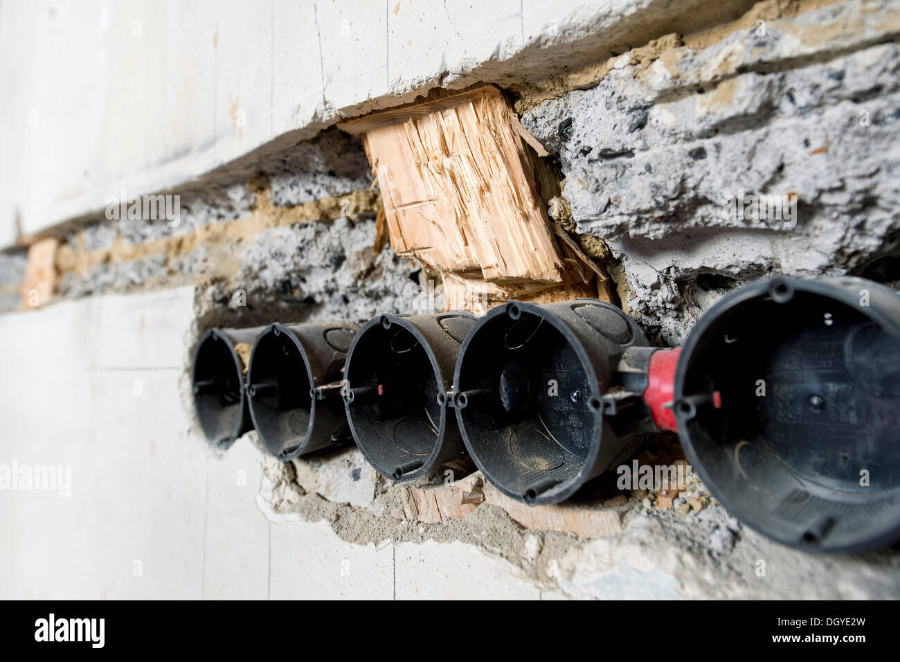 Installing electrical outlets hires stock photography and images Alamy