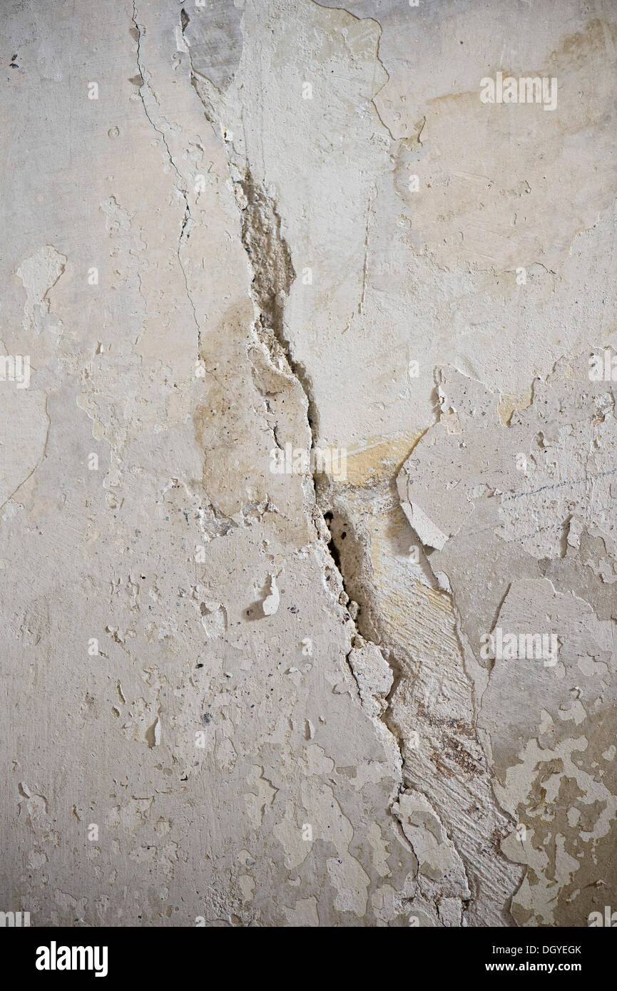 Cracked wall, renovation of an old building, Stuttgart, Baden-Wuerttemberg Stock Photo