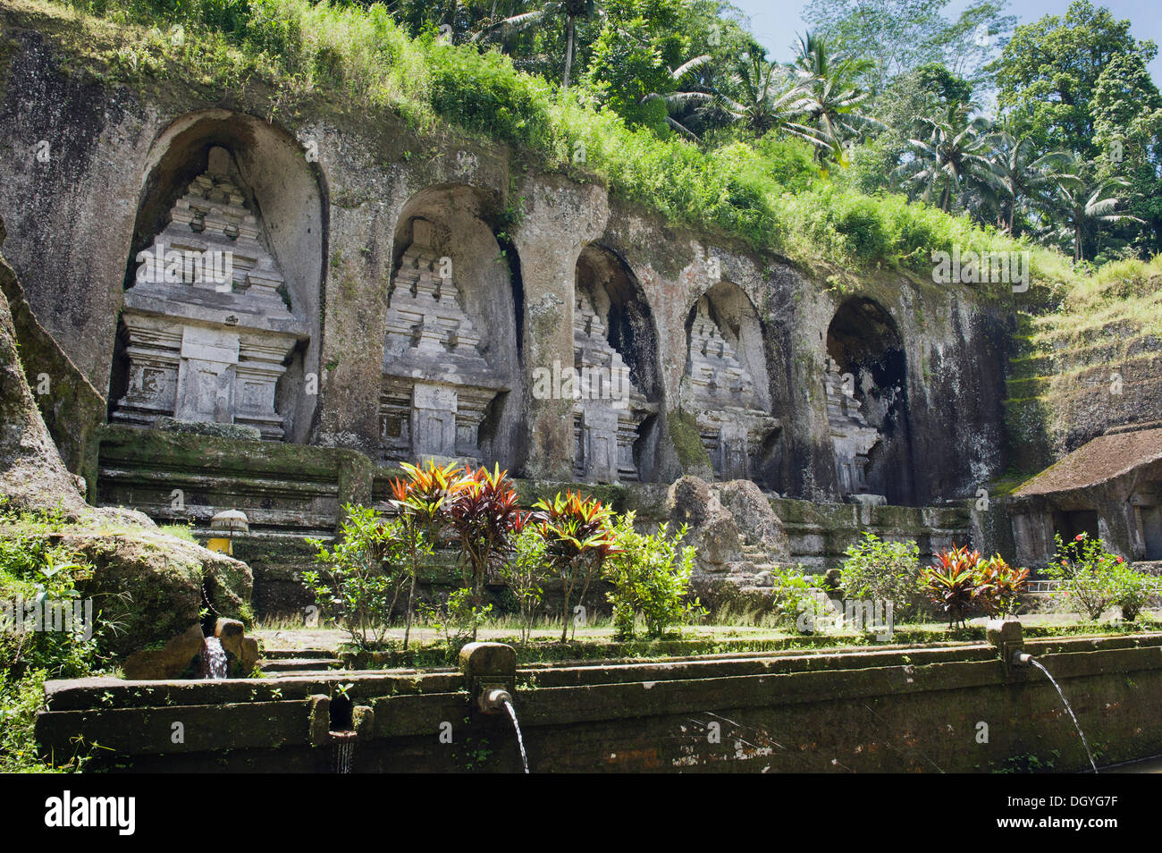 Royal tombs of Gunung Kawi, stone monuments carved into the rock wall, Gunung Kawi, Tampaksiring, Bali, Indonesia Stock Photo