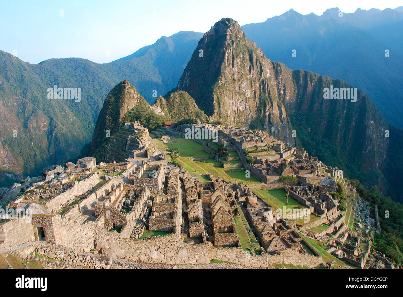 Machu Picchu, with Wayna Picchu behind it, UNESCO World Heritage Site, Cusco or Cuzco, Peru, South America Stock Photo