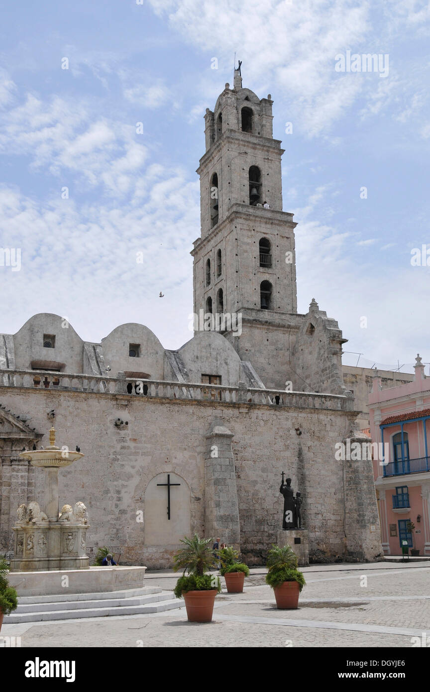 Basilica de San Francisco church, Plaza San Francisco de Asis square, Havana, historic district, Cuba, Caribbean Stock Photo