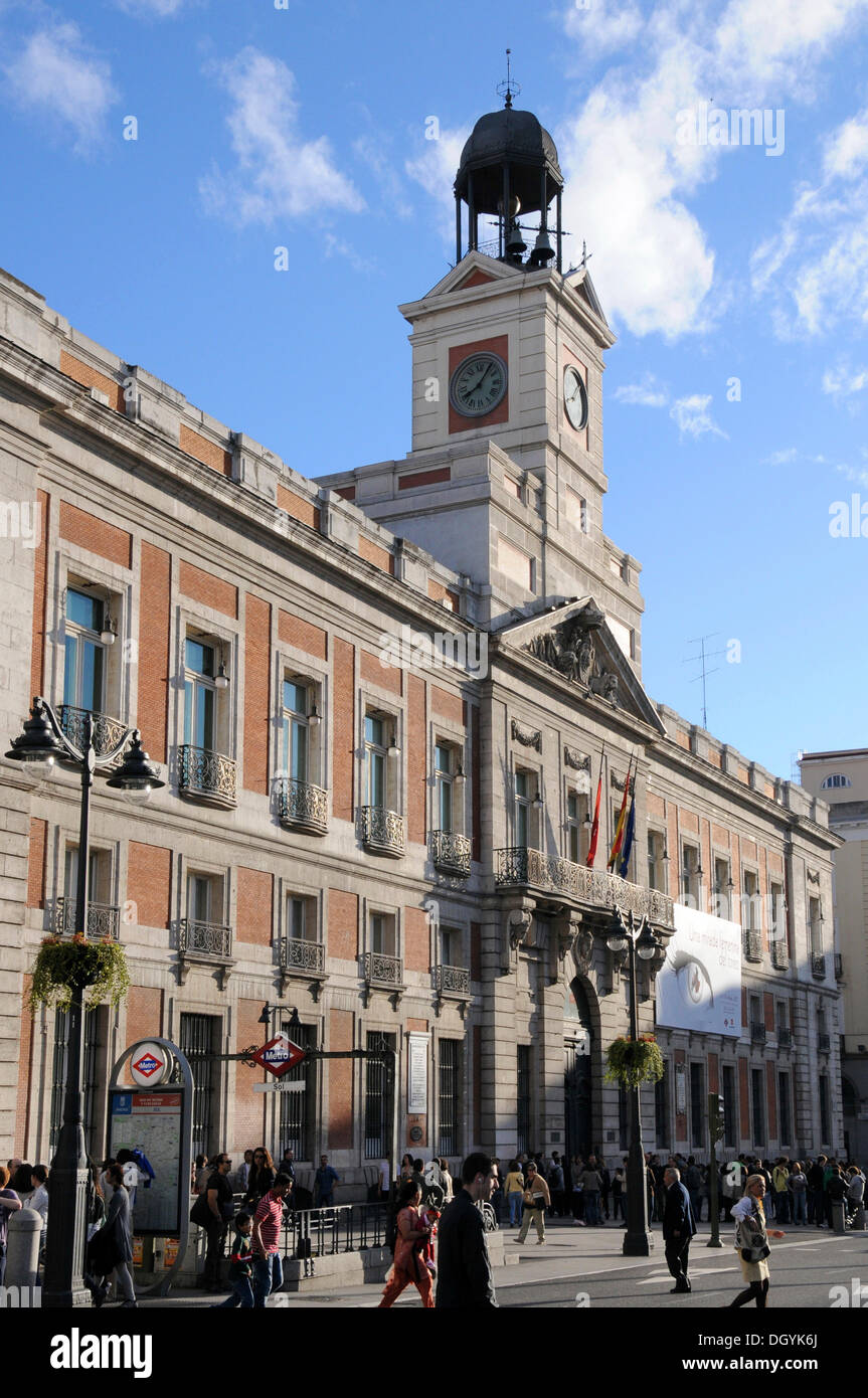 Casa de Correos, Plaza de la Puerta del Sol square, old town, Madrid ...