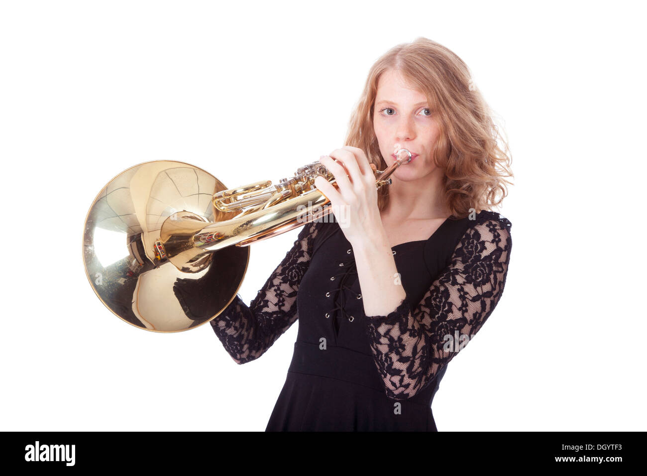 играет на валторне. French horn player. френч хорн. демин валторна. валторна музыкант.