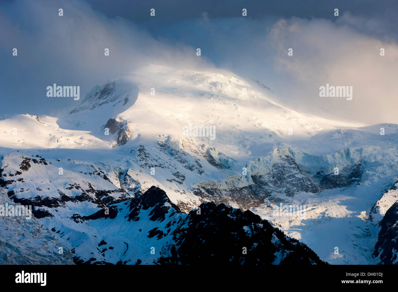 Dôme du Goûter, Mont Blanc Massif, Rhone Alpes, Chamonix-Mont-Blanc, Haute Savoie, France Stock Photo