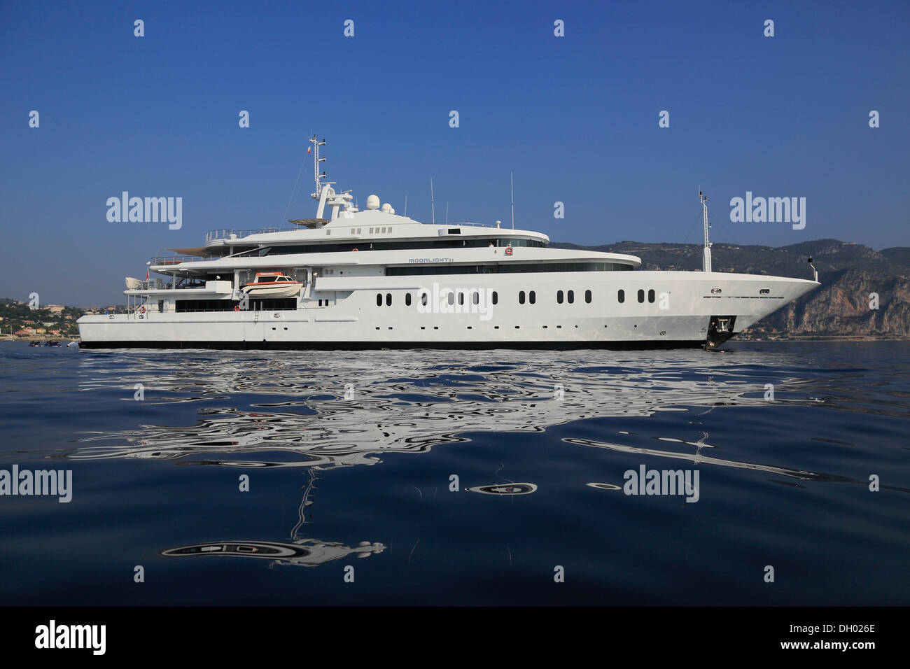 Moonlight II, a cruiser built by Neorion, length: 85.30 m, built in 2005, off Cap Ferrat, French Riviera, France Stock Photo