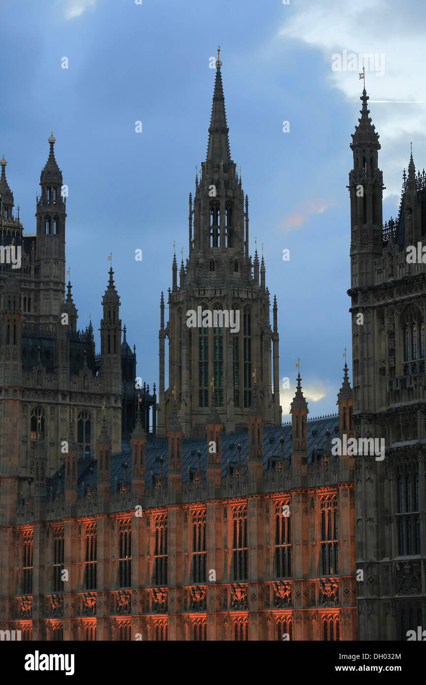 Westminster Hall, Houses of Parliament, in the evening, City of