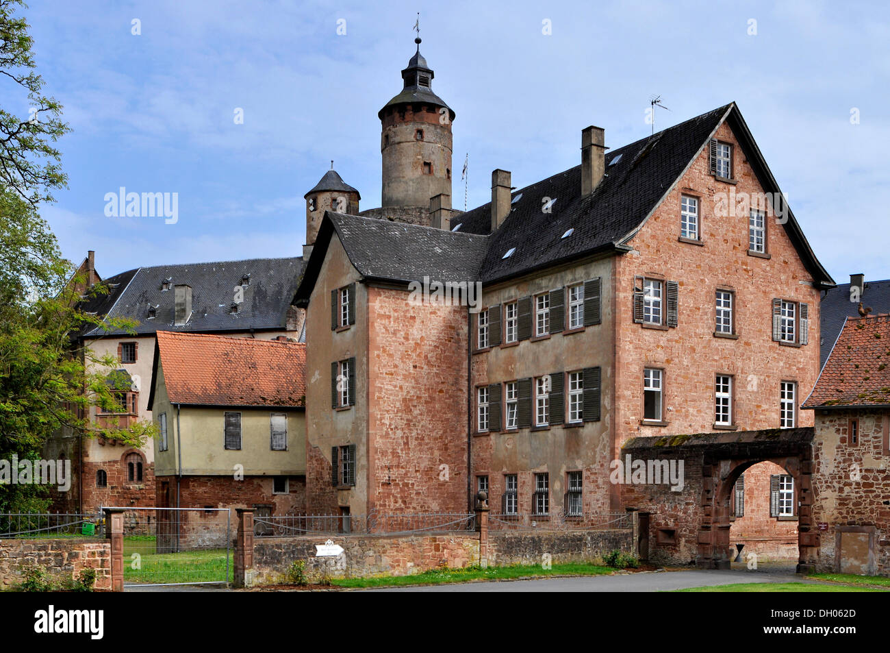 Bailey and gateway to the former Hohenstaufen moated castle, 12th century castle and residence of Ysenburg, Büdingen, Hesse Stock Photo