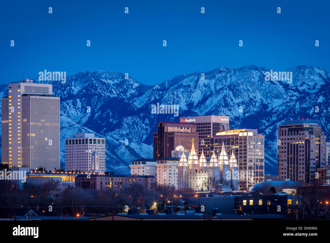 Mormon Tabernacle and the skyline of Salt Lake City with the Wasatch Mountains beyond, Utah USA Stock Photo
