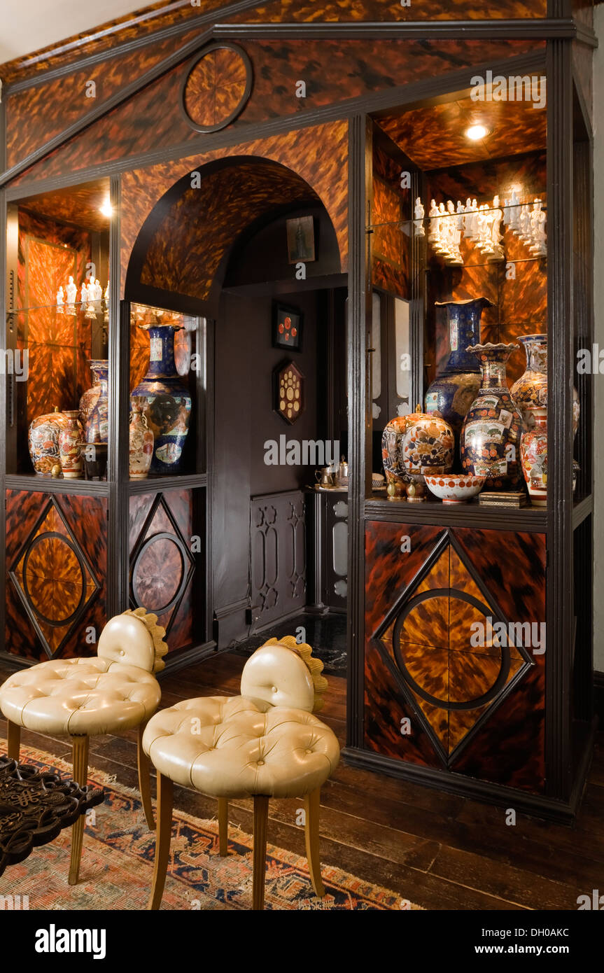 Japanese cabinetry hi-res stock photography and images - Alamy